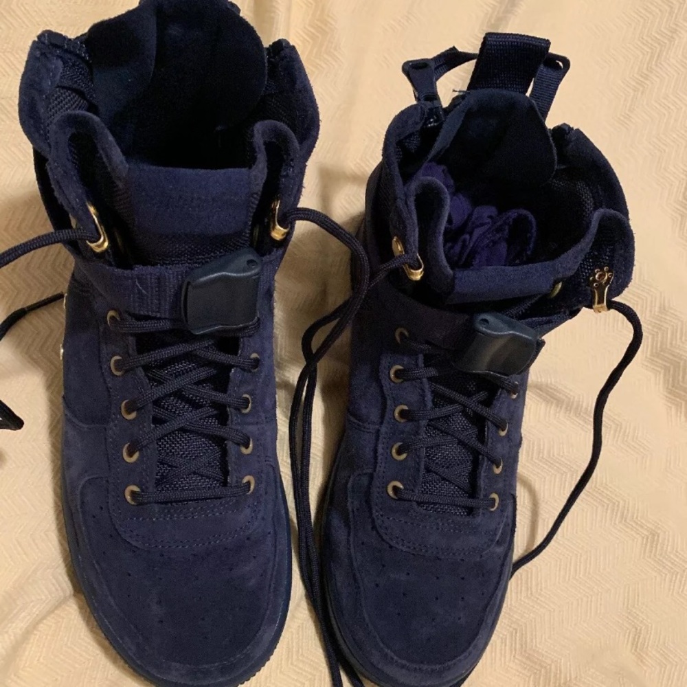 NIKE AIR FORCE 1 SF AF1 MID